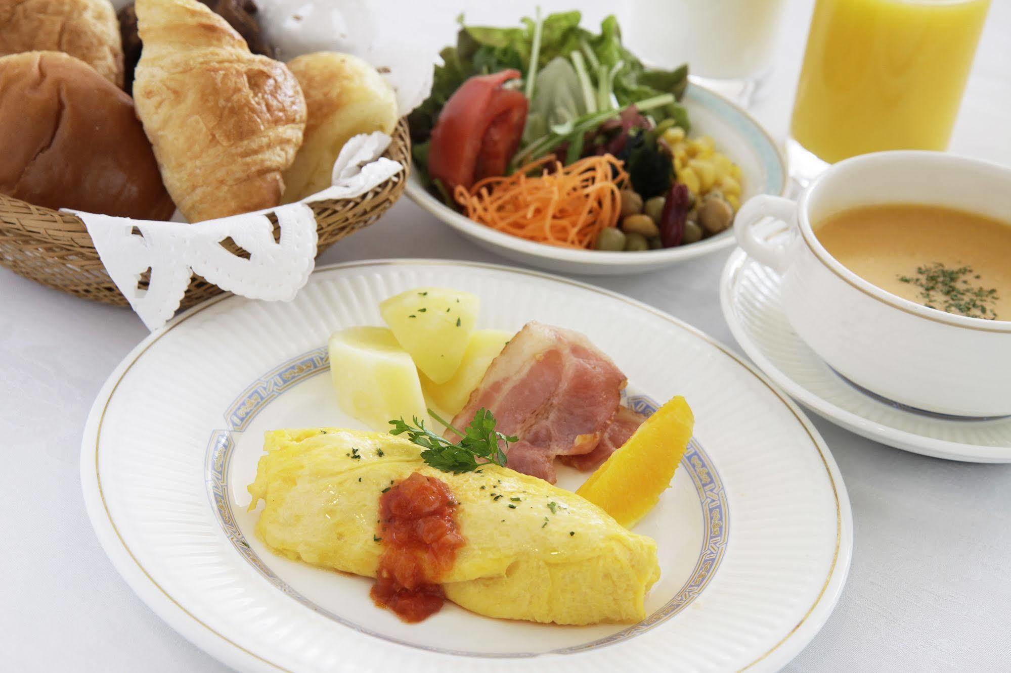 Mitsui Garden Hotel Chiba Extérieur photo