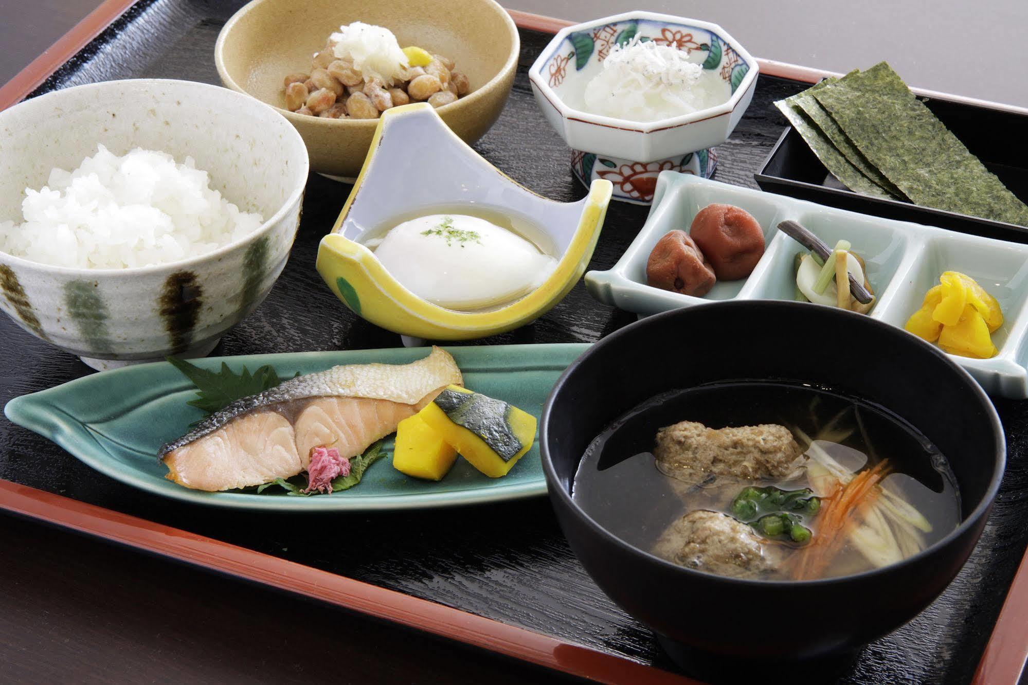 Mitsui Garden Hotel Chiba Extérieur photo